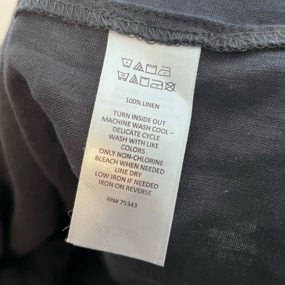 Isaac Mizrahi 100% Linen Black Minimalist Contemporary 3/4 Sleeve Tunic Top - Picture 11 of 14